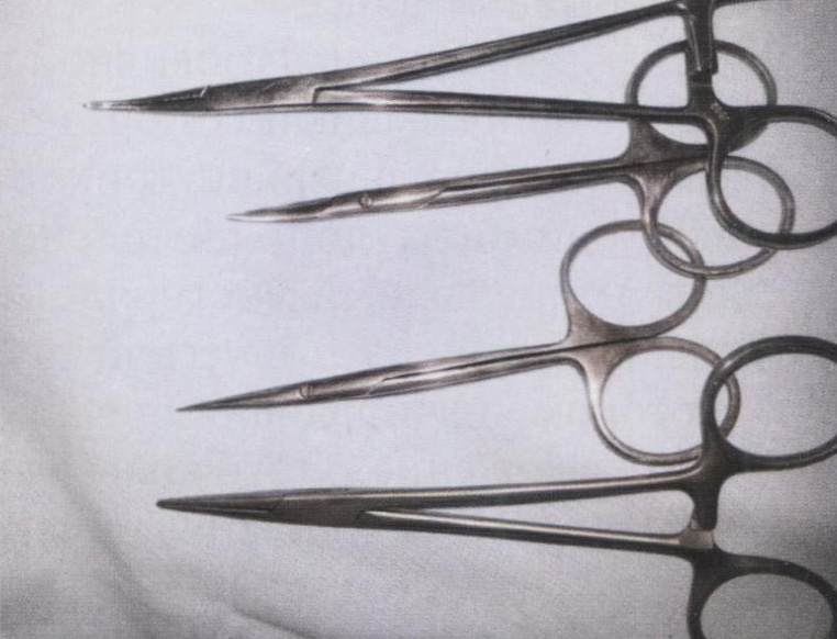 Скальпель и ножницы